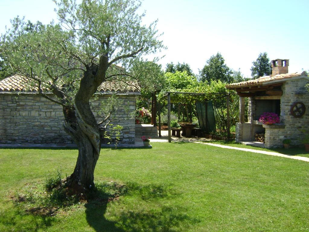 Holiday Home Maria Pazin Exteriér fotografie